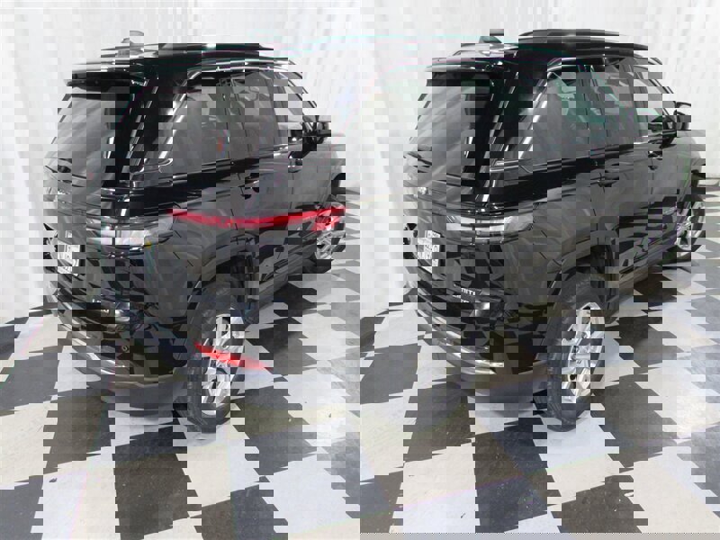 Used 2023 Jeep Grand Cherokee Limited image 12