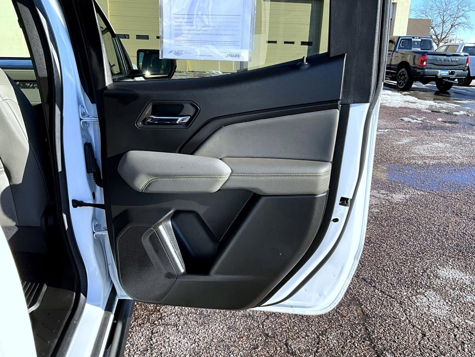 Used 2024 Chevrolet Colorado ZR2 w/ Technology Package image 18