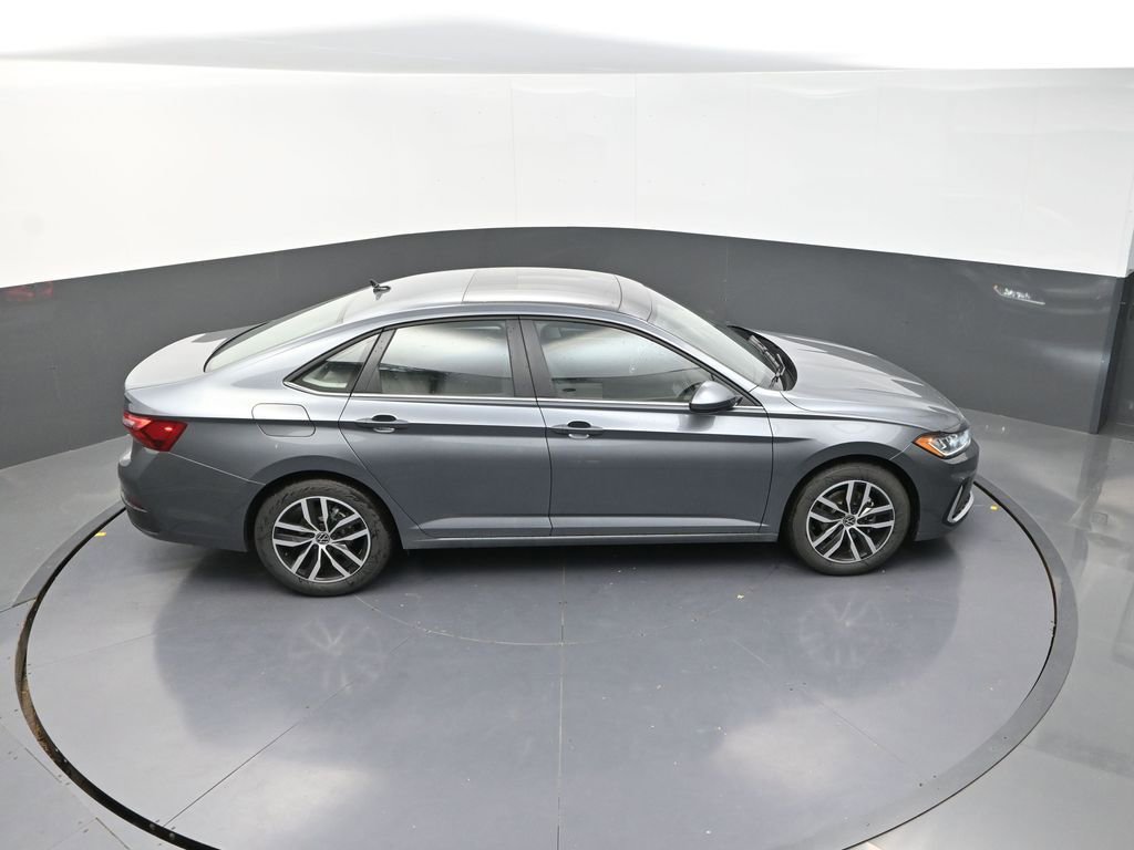 Used 2025 Volkswagen Jetta SE image 22