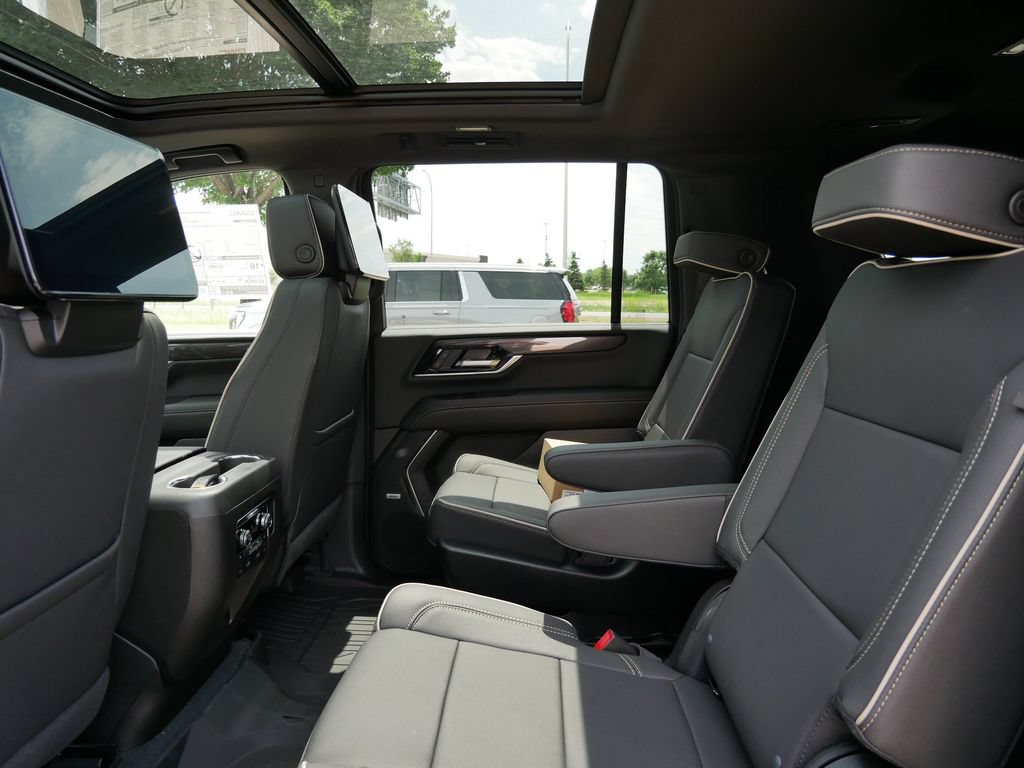 New 2026 GMC Yukon XL Elevation w/ Elevation Premium Package AWD/4WD image 7