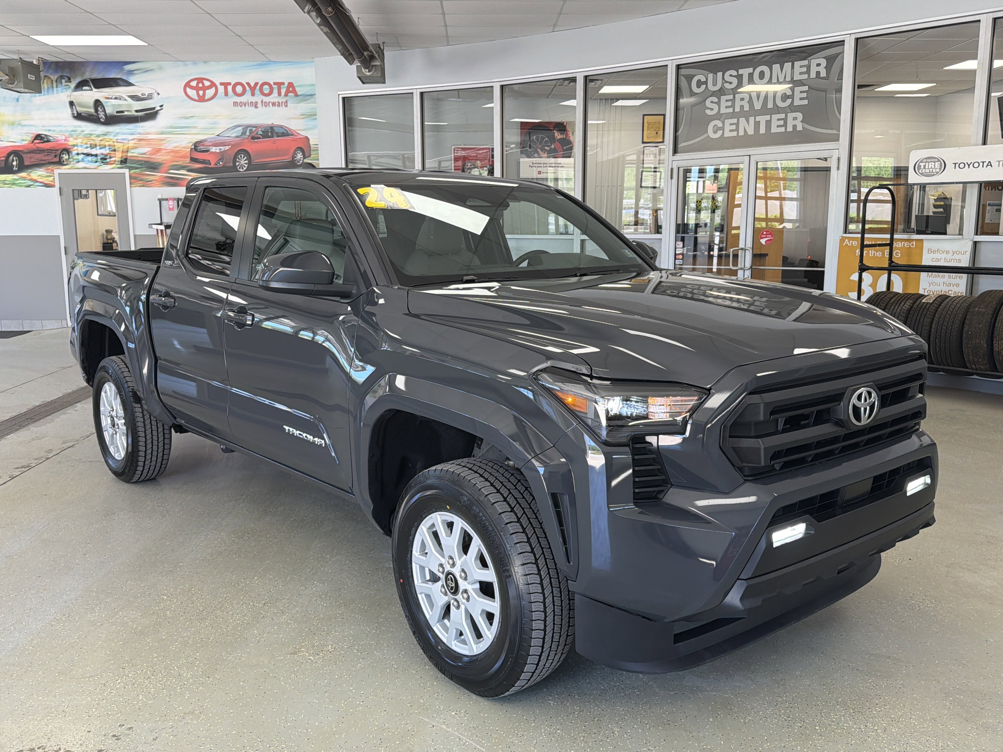 Used 2024 Toyota Tacoma SR5 AWD/4WD video 2