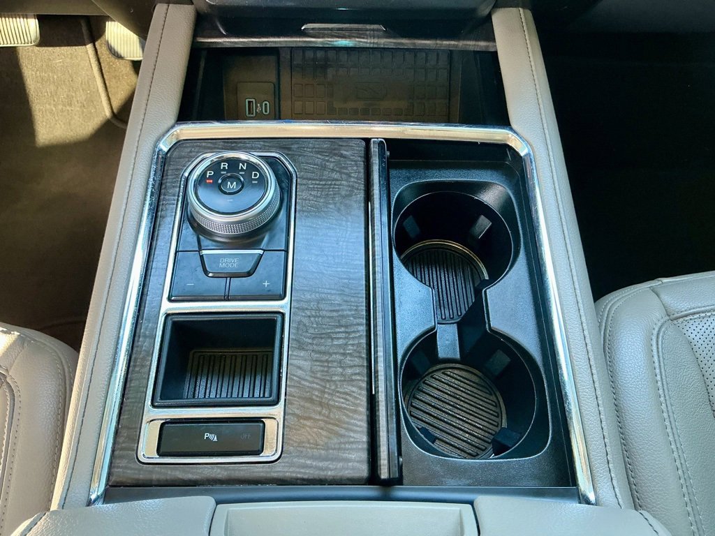 Used 2020 Ford Expedition Limited image 34