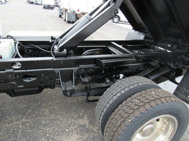Used 2023 Ford F550 4x4 Regular Cab Super Duty image 37