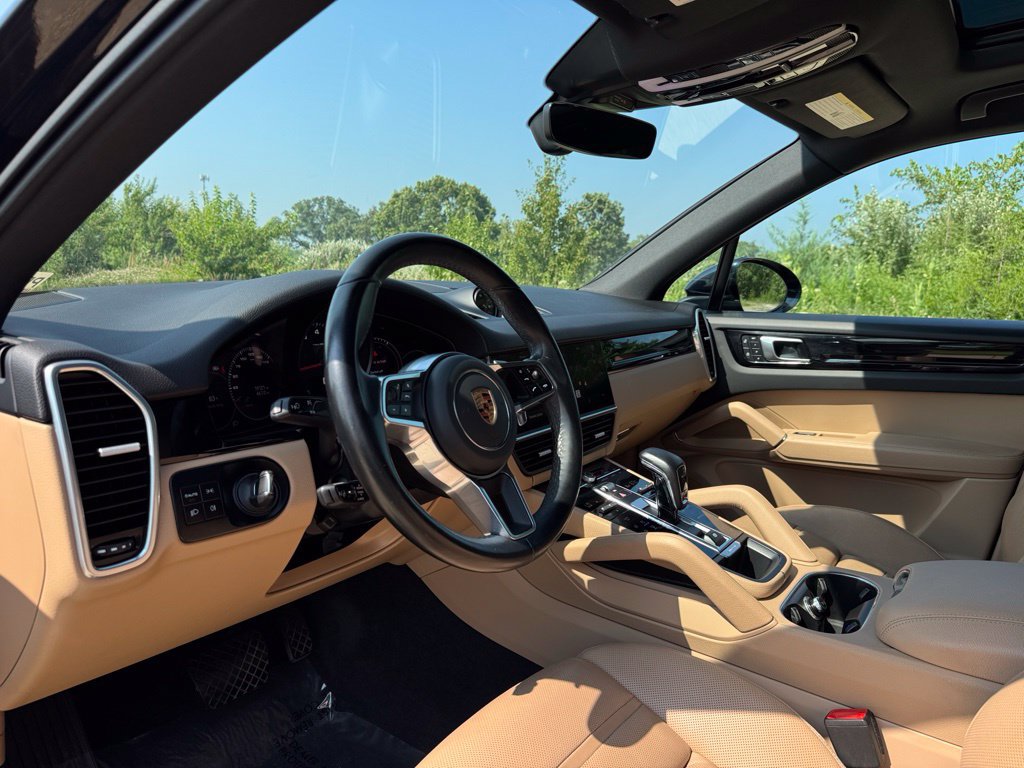 Certified 2023 Porsche Cayenne AWD/4WD image 4