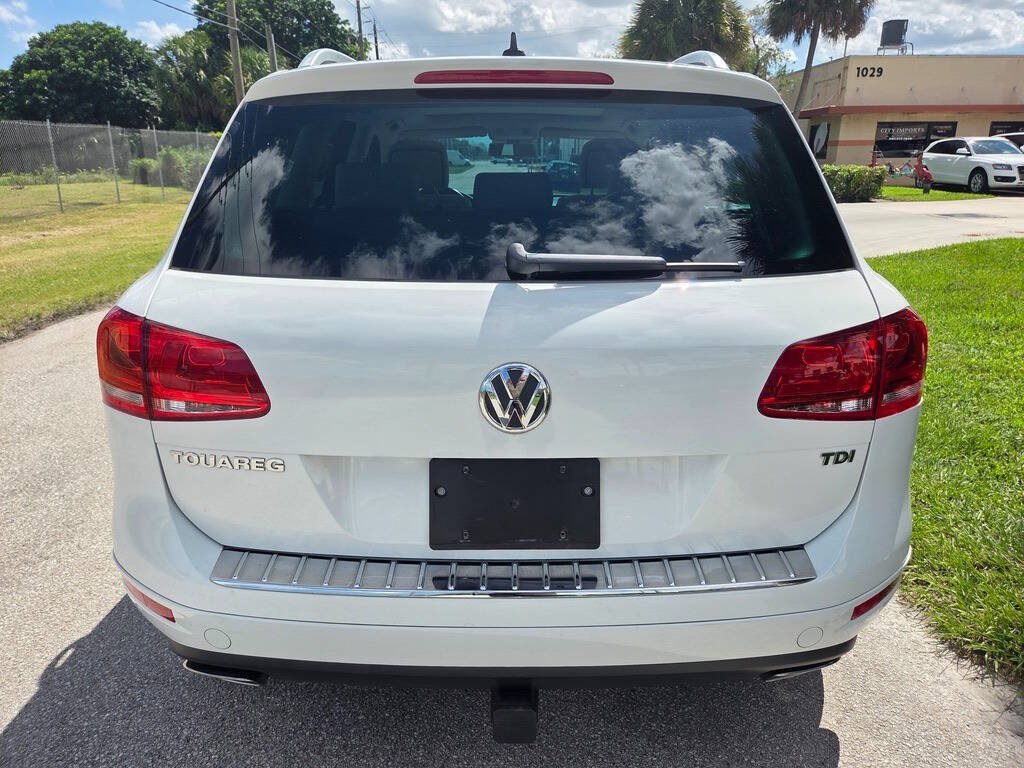 Used 2014 Volkswagen Touareg TDI AWD/4WD image 14