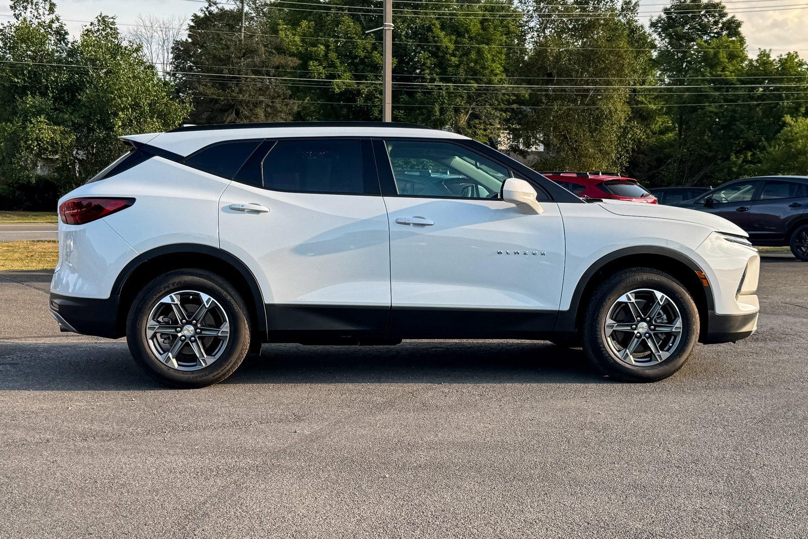 Used 2025 Chevrolet Blazer LT w/ Convenience Package image 2