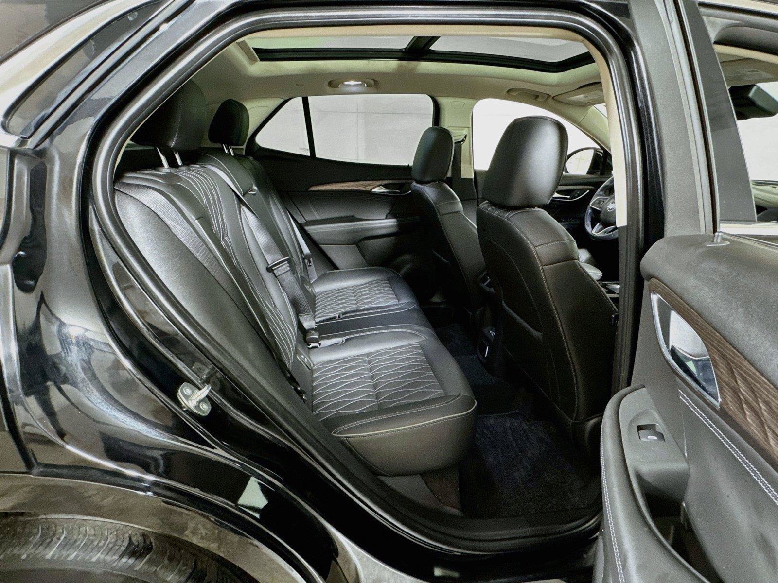 Certified 2022 Buick Envision Avenir w/ Technology Package II FWD image 59