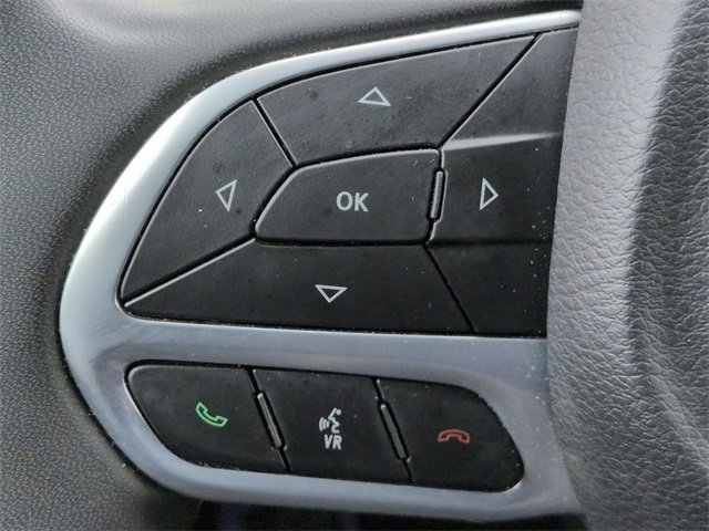 Certified 2024 Chrysler Pacifica Touring-L image 18