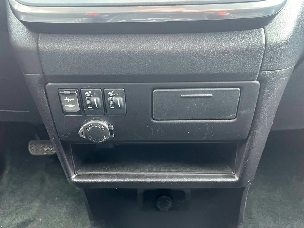 Used 2016 Toyota Sienna SE w/ SE Preferred Package FWD image 15