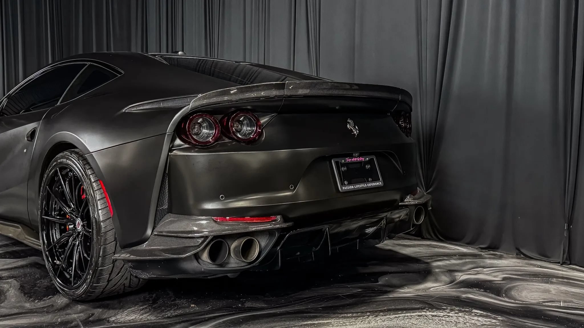 Used 2019 Ferrari 812 Superfast RWD image 7