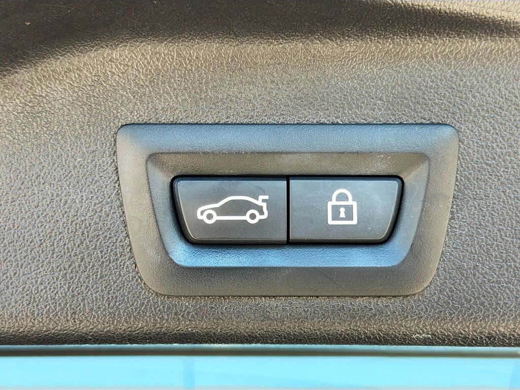 Used 2021 BMW X5 sDrive40i w/ M Sport Package image 13