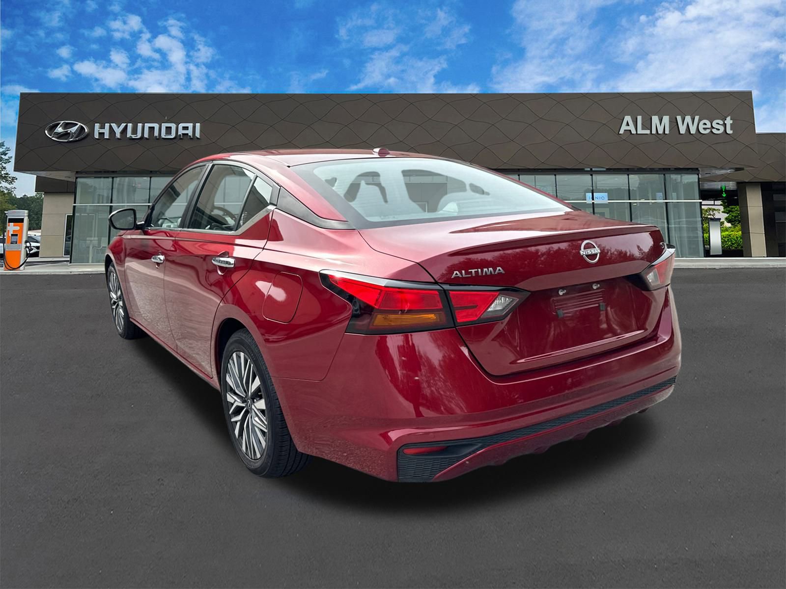 Used 2024 Nissan Altima 2.5 SV image 7