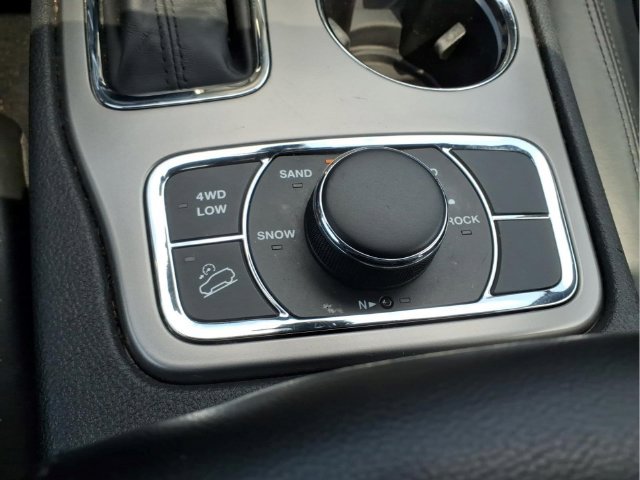 Used 2021 Jeep Grand Cherokee Limited AWD/4WD image 36