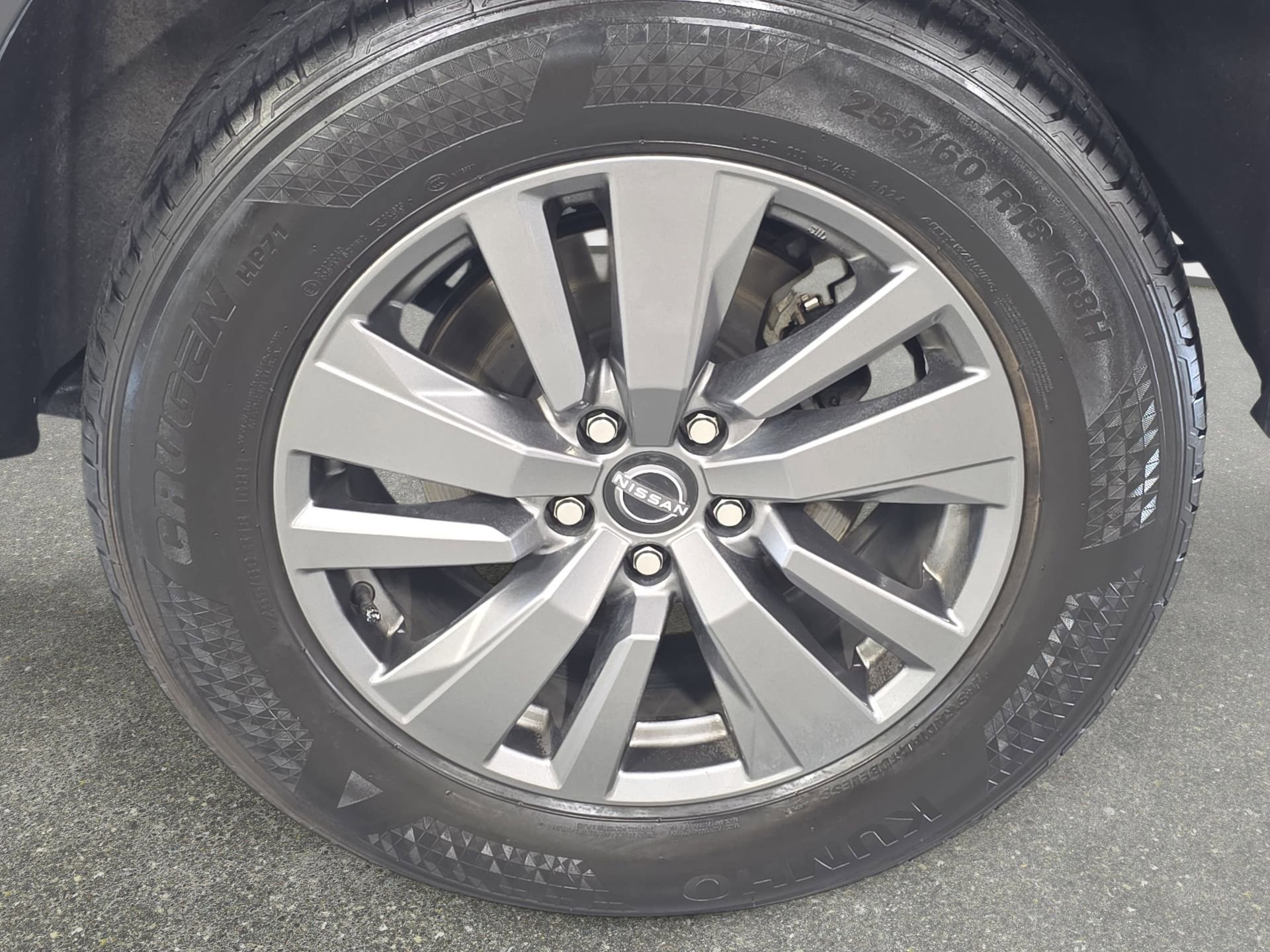 Used 2025 Nissan Pathfinder SV image 30