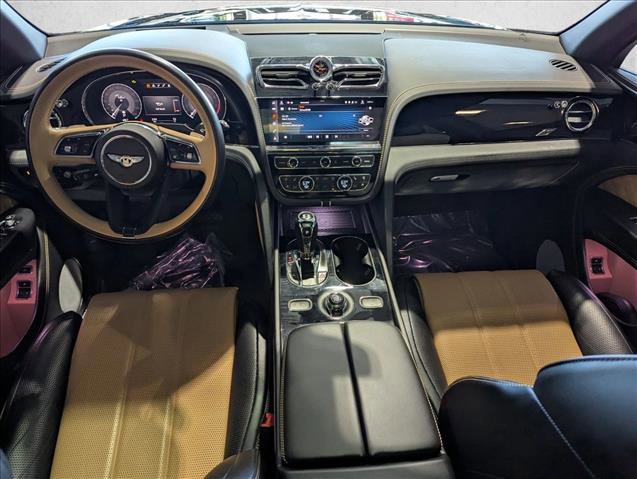 Used 2023 Bentley Bentayga image 19