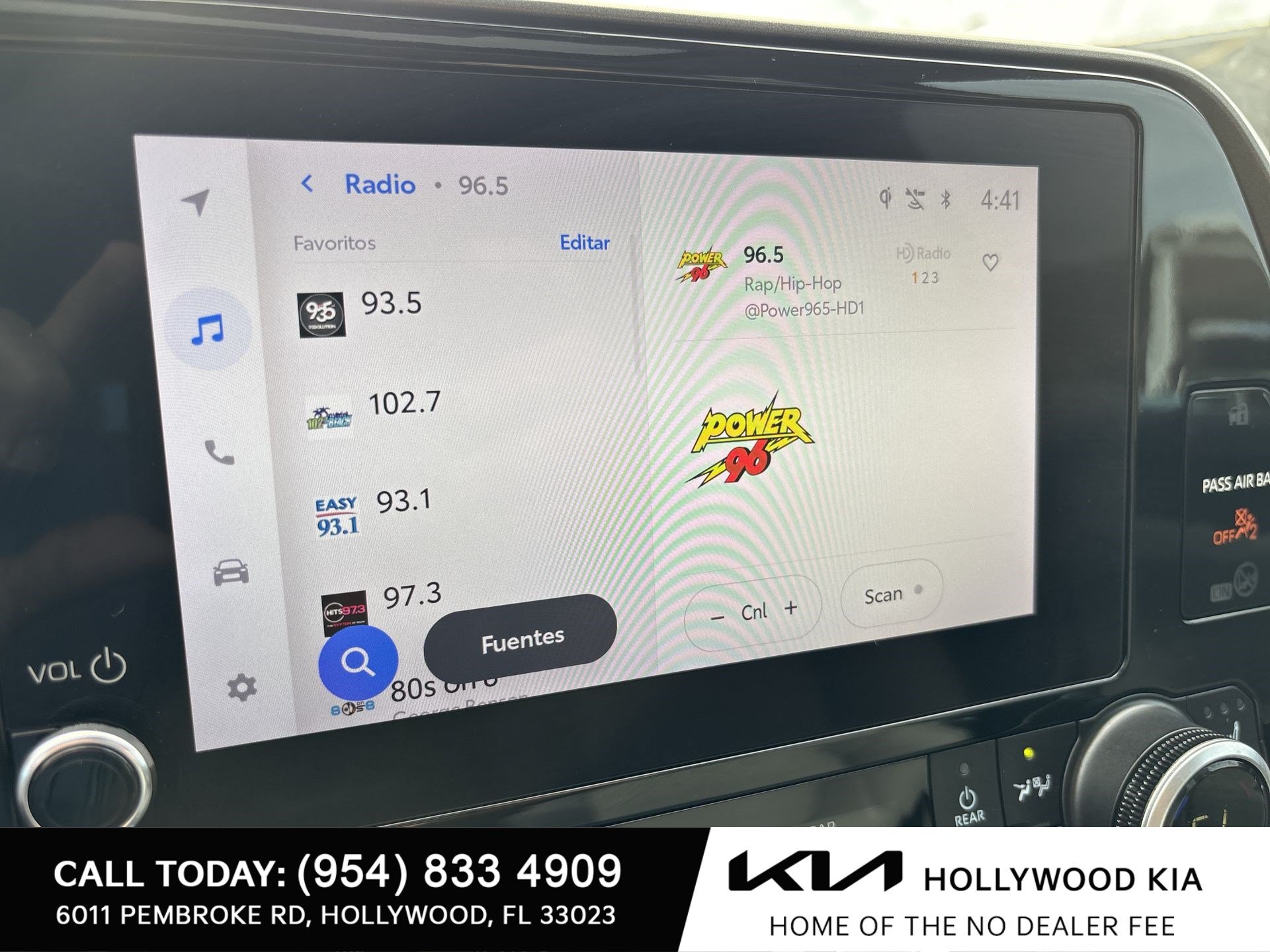 Used 2025 Toyota Highlander XLE AWD/4WD image 12