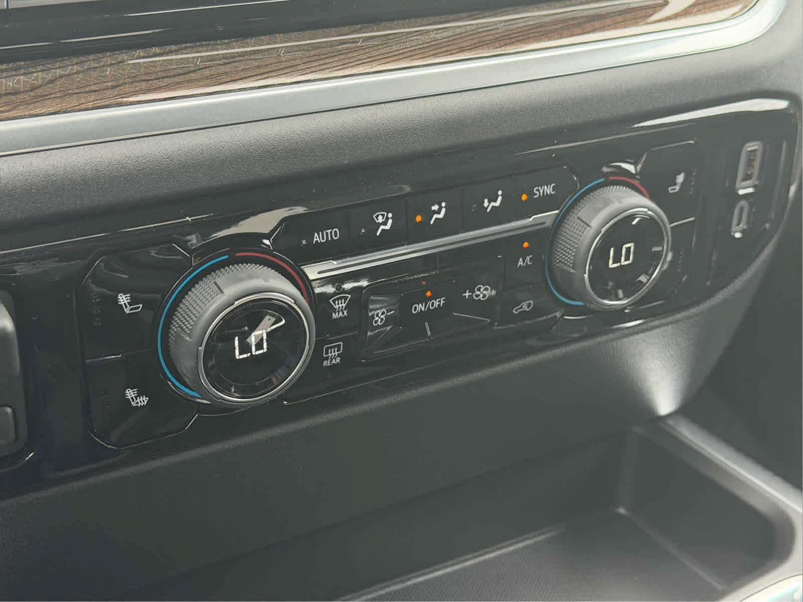New 2026 Chevrolet Silverado 1500 LT Trail Boss w/ LT Trail Boss Premium Package AWD/4WD image 29