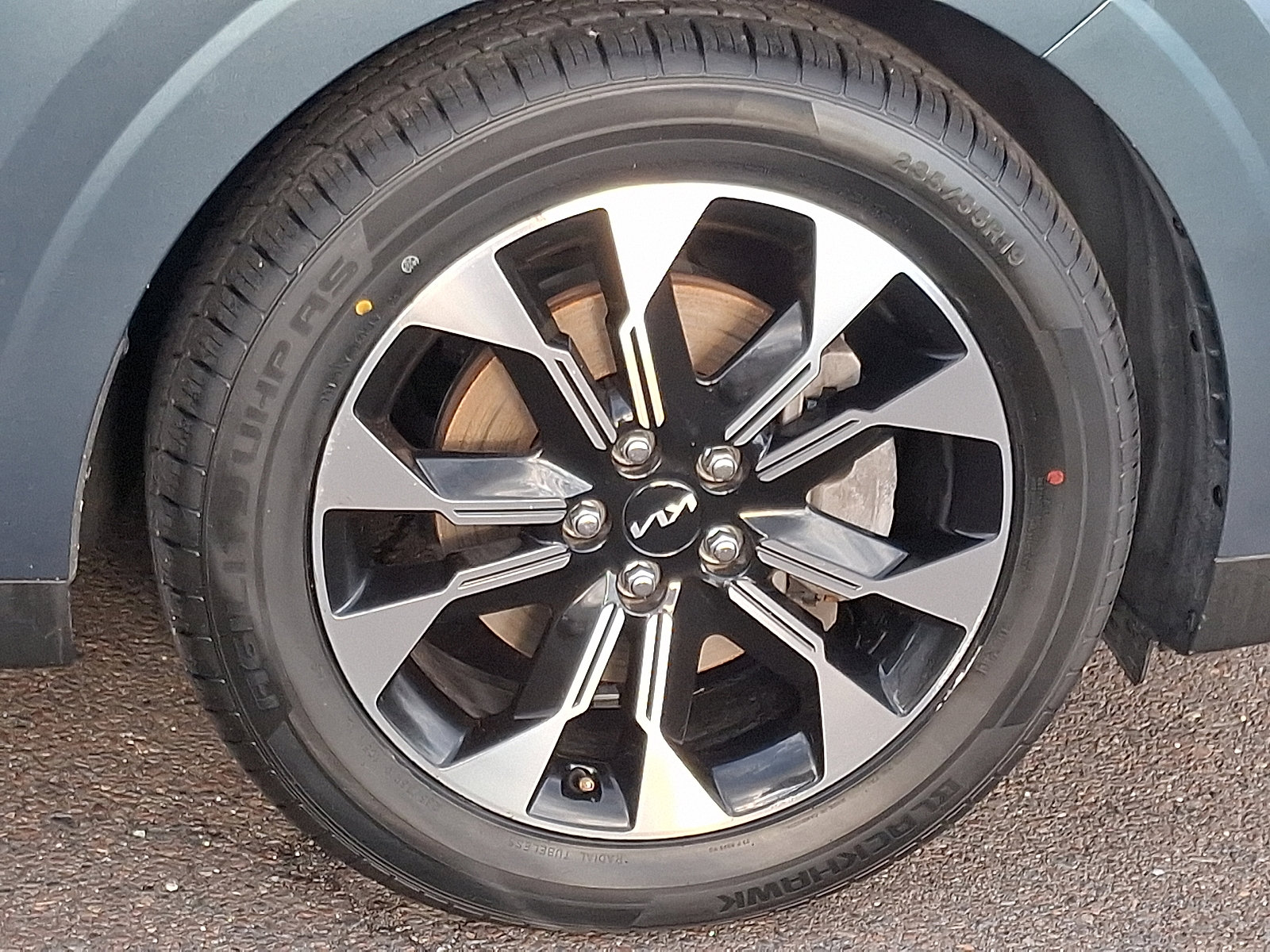 Certified 2023 Kia Carnival EX image 8