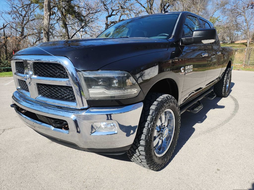 Used 2018 RAM 2500 SLT w/ Luxury Group image 3
