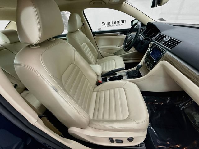 Used 2018 Volkswagen Passat 2.0T SEL Premium FWD image 30