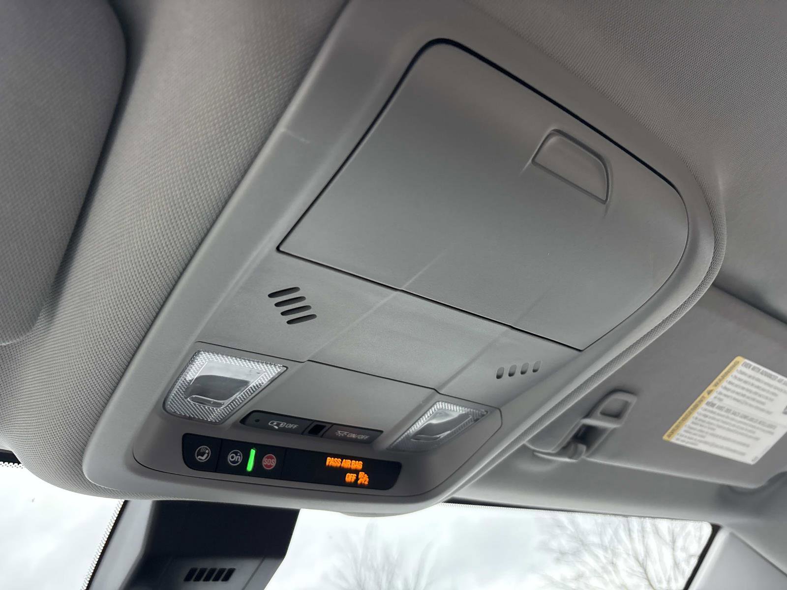 Used 2023 GMC Terrain SLE image 25