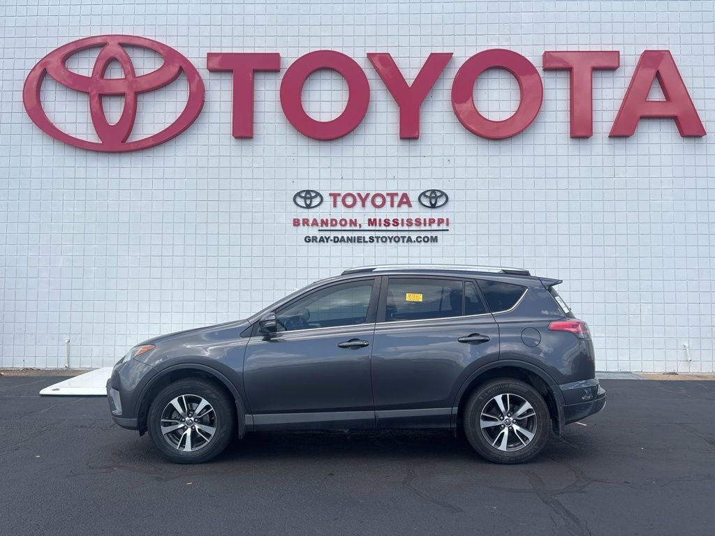 Used 2017 Toyota RAV4 XLE FWD image 4