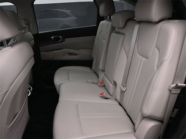 Used 2023 Kia Sorento S w/ Panoramic Sunroof Package image 10
