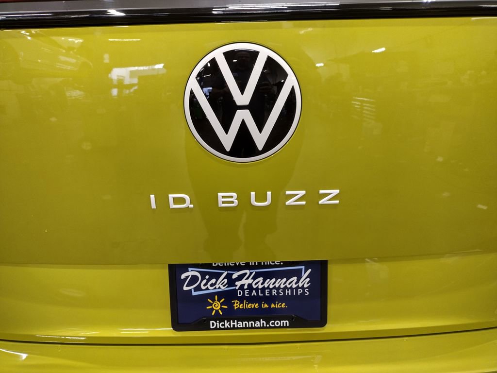 New 2025 Volkswagen ID. Buzz 1st Edition image 16