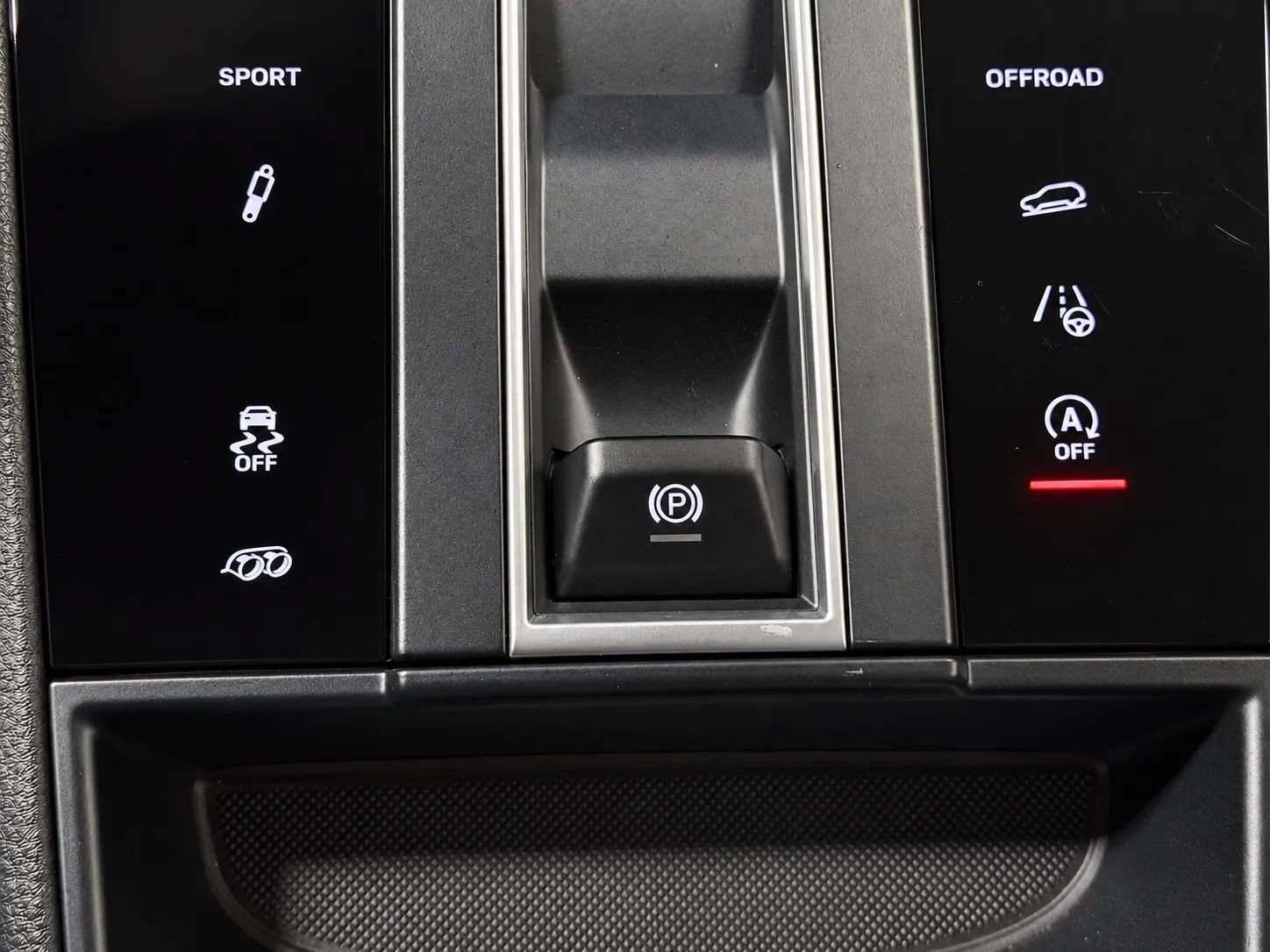 Used 2023 Porsche Macan S AWD/4WD image 56