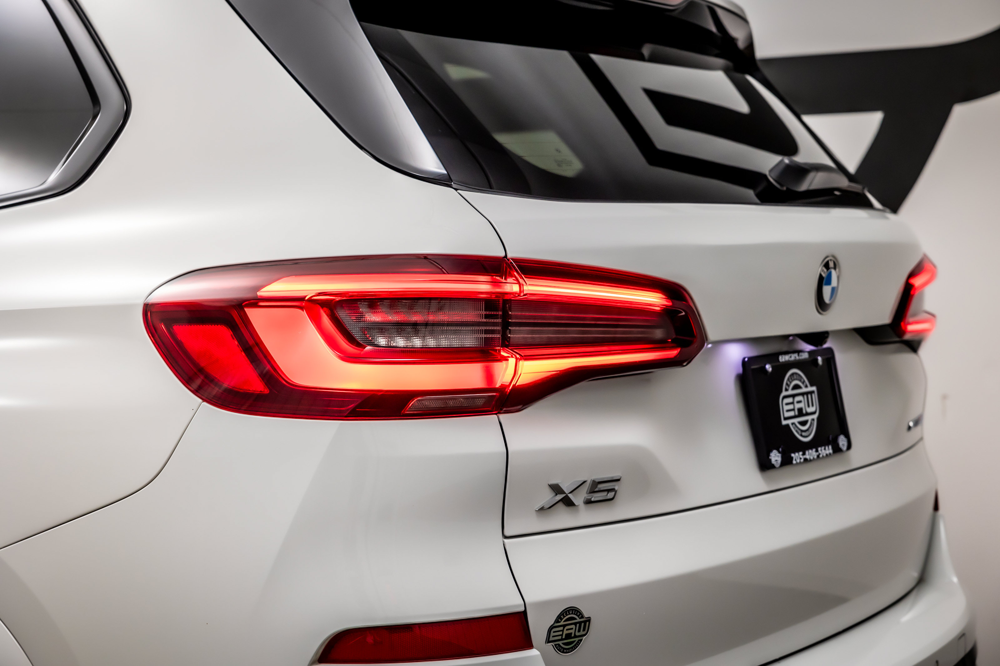 Used 2020 BMW X5 xDrive40i w/ M Sport Package AWD/4WD image 13