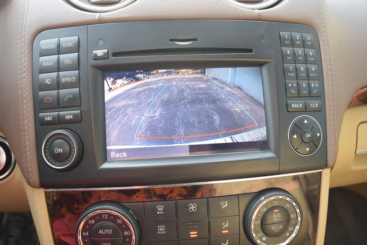 Used 2011 Mercedes-Benz GL 550 4MATIC image 32