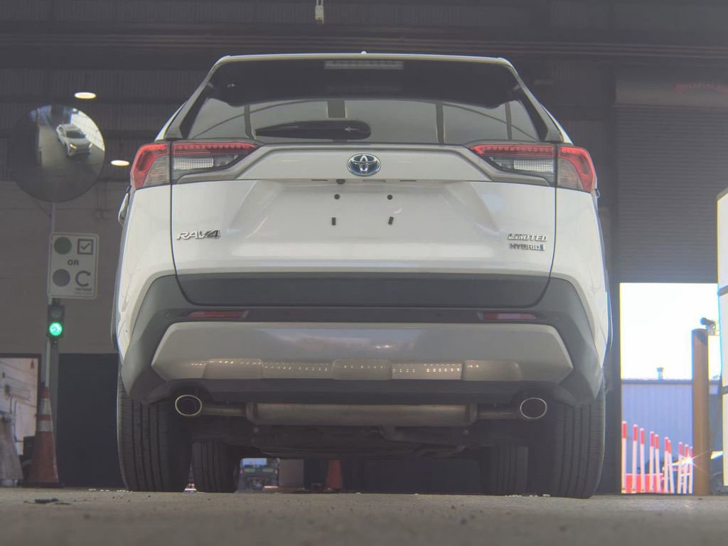 Used 2023 Toyota RAV4 Limited AWD/4WD image 7