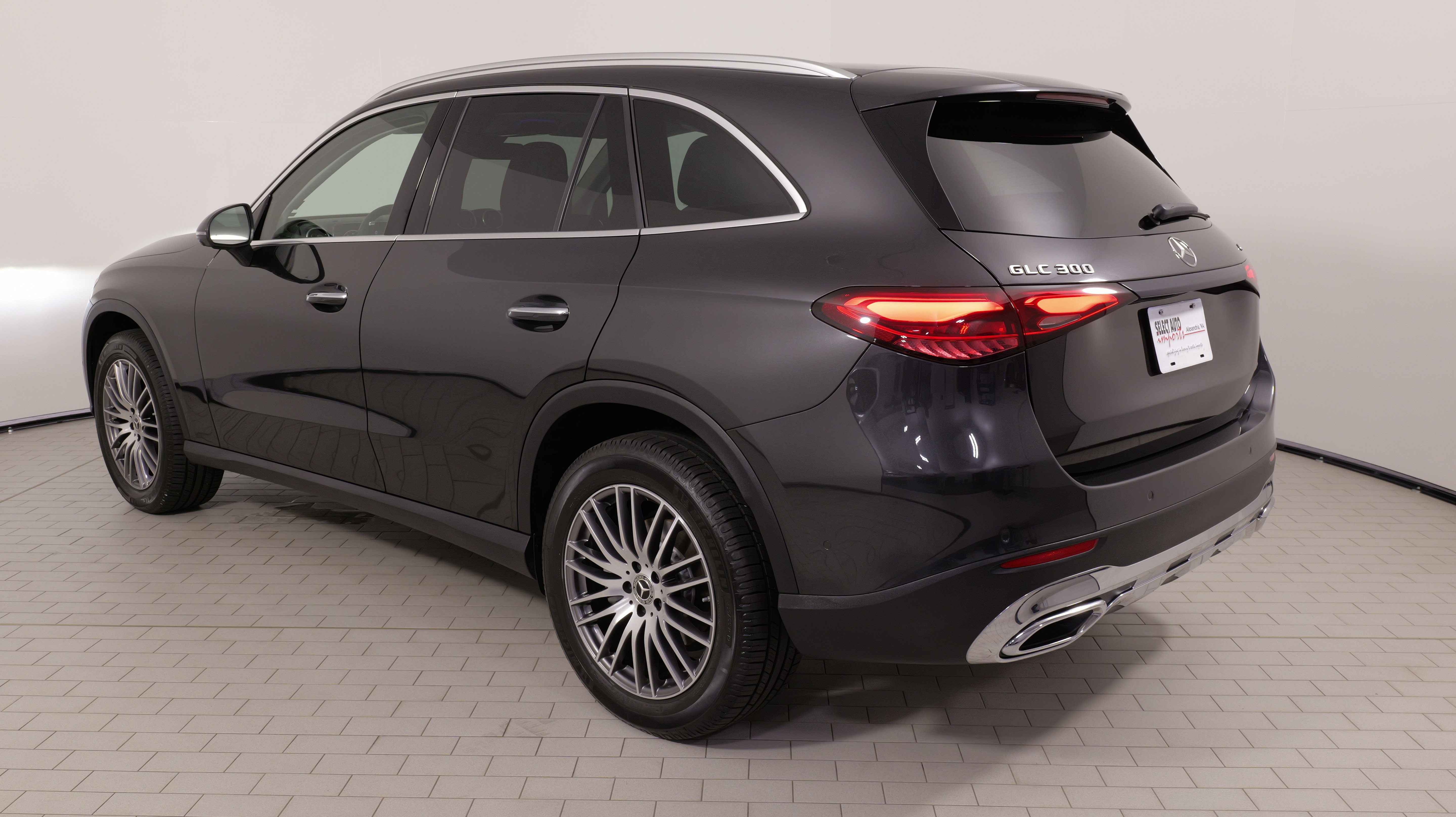 Used 2024 Mercedes-Benz GLC 300 4MATIC image 14