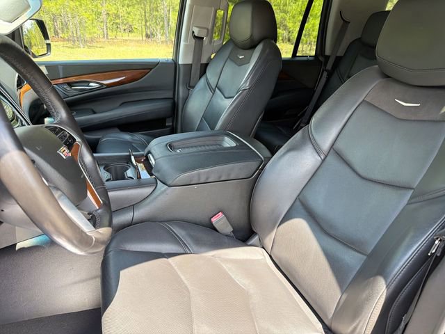 Used 2018 Cadillac Escalade Luxury AWD/4WD image 15