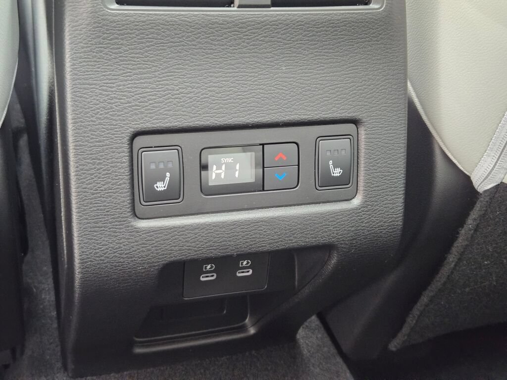 New 2026 Mitsubishi Outlander SEL AWD/4WD image 15