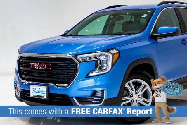 Used 2024 GMC Terrain SLE w/ Driver Convenience Package FWD image 2