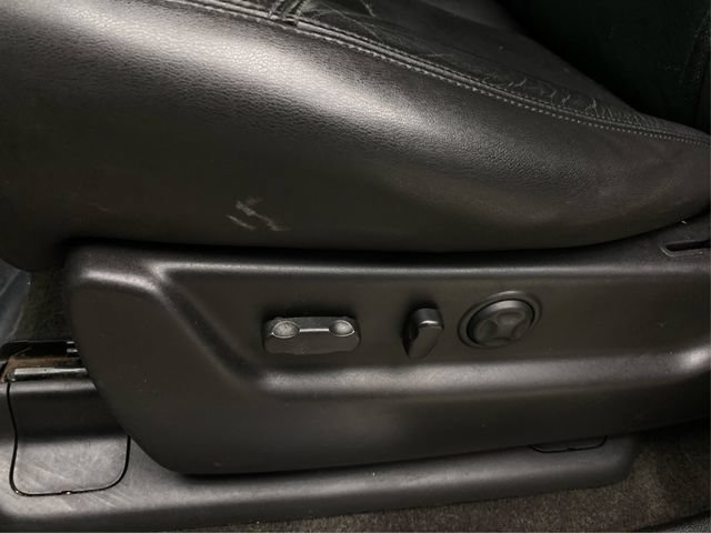 Used 2013 Cadillac Escalade AWD image 24