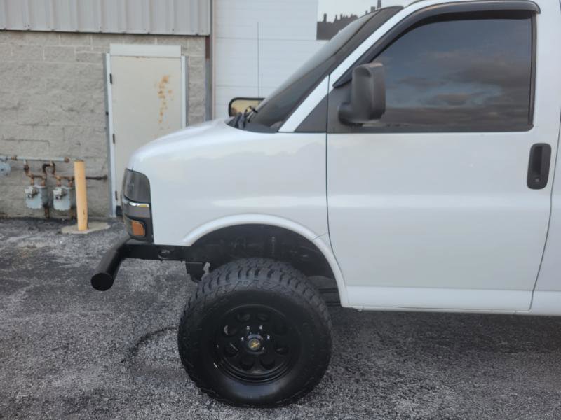 Used 2011 Chevrolet Express 1500 AWD image 3