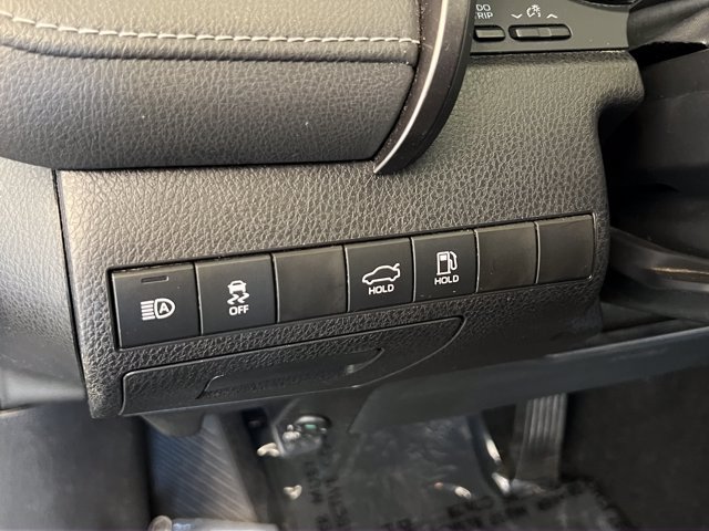 Used 2022 Toyota Camry SE FWD image 24