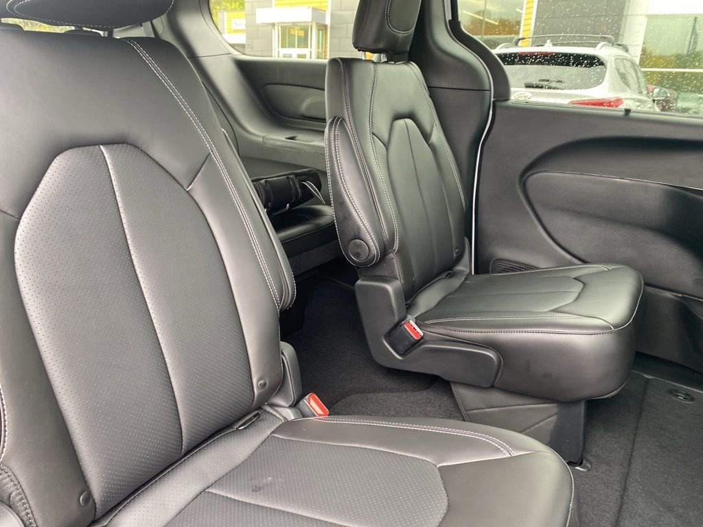 New 2026 Chrysler Voyager LX image 12