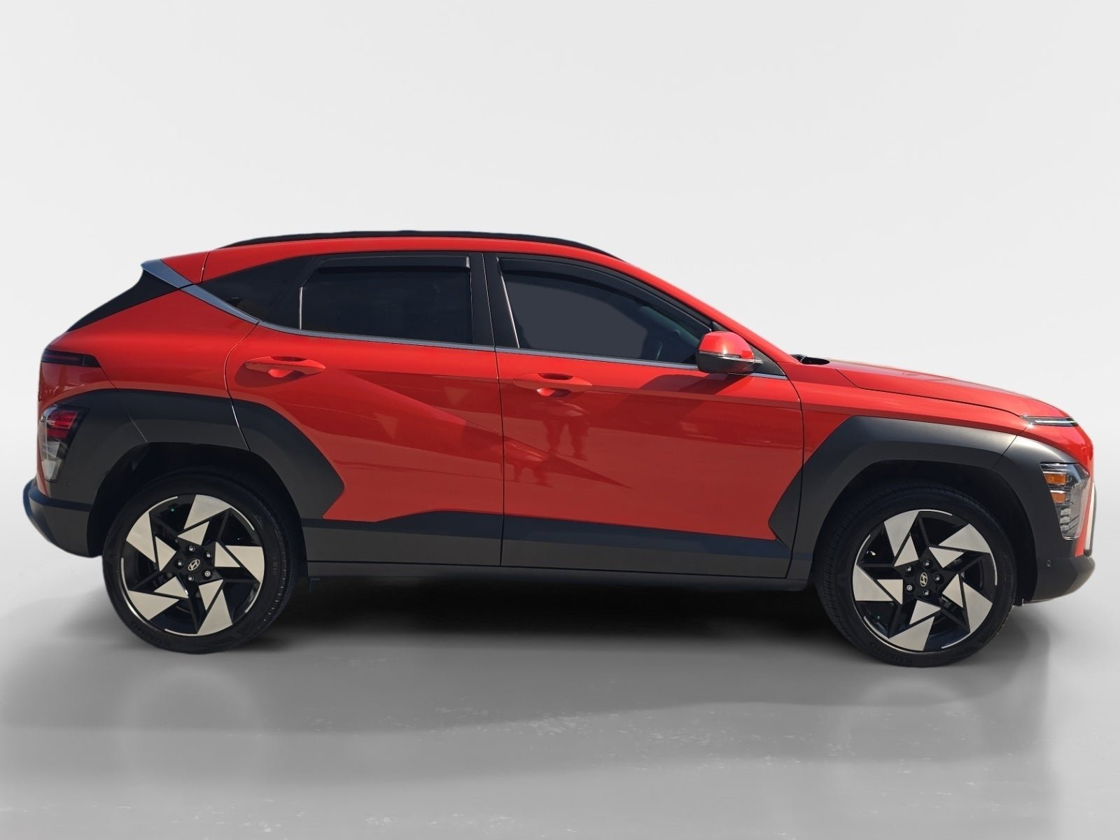 Used 2024 Hyundai Kona Limited AWD/4WD image 2