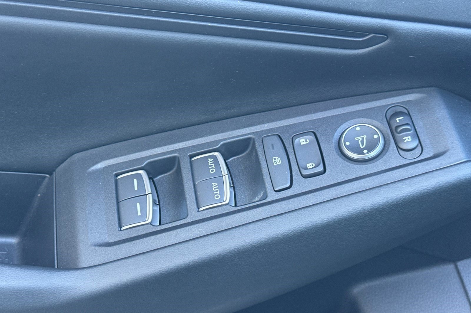 Used 2025 Honda Accord SE image 13