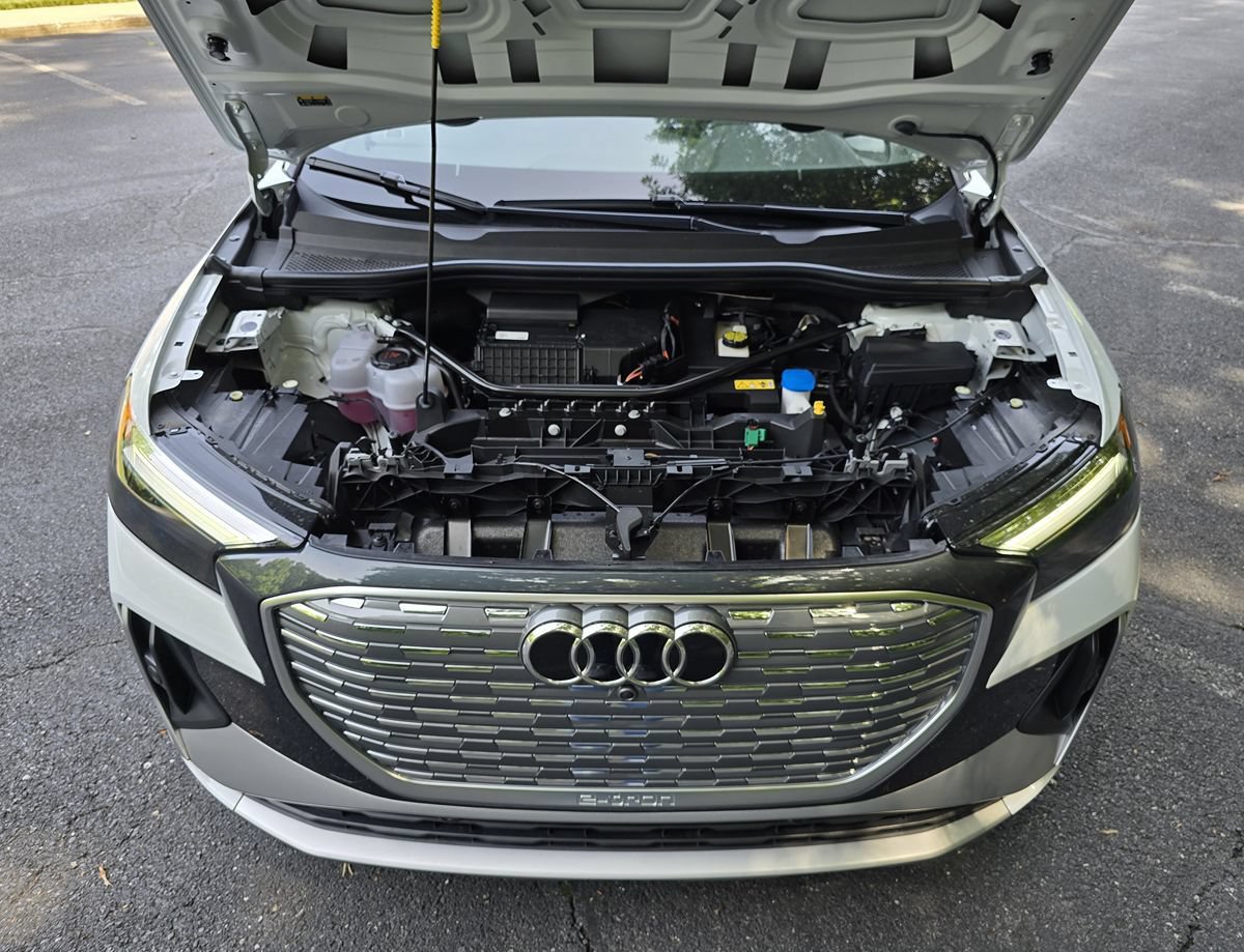 Used 2026 Audi Q4 e-tron Premium w/ Convenience Package AWD/4WD image 59