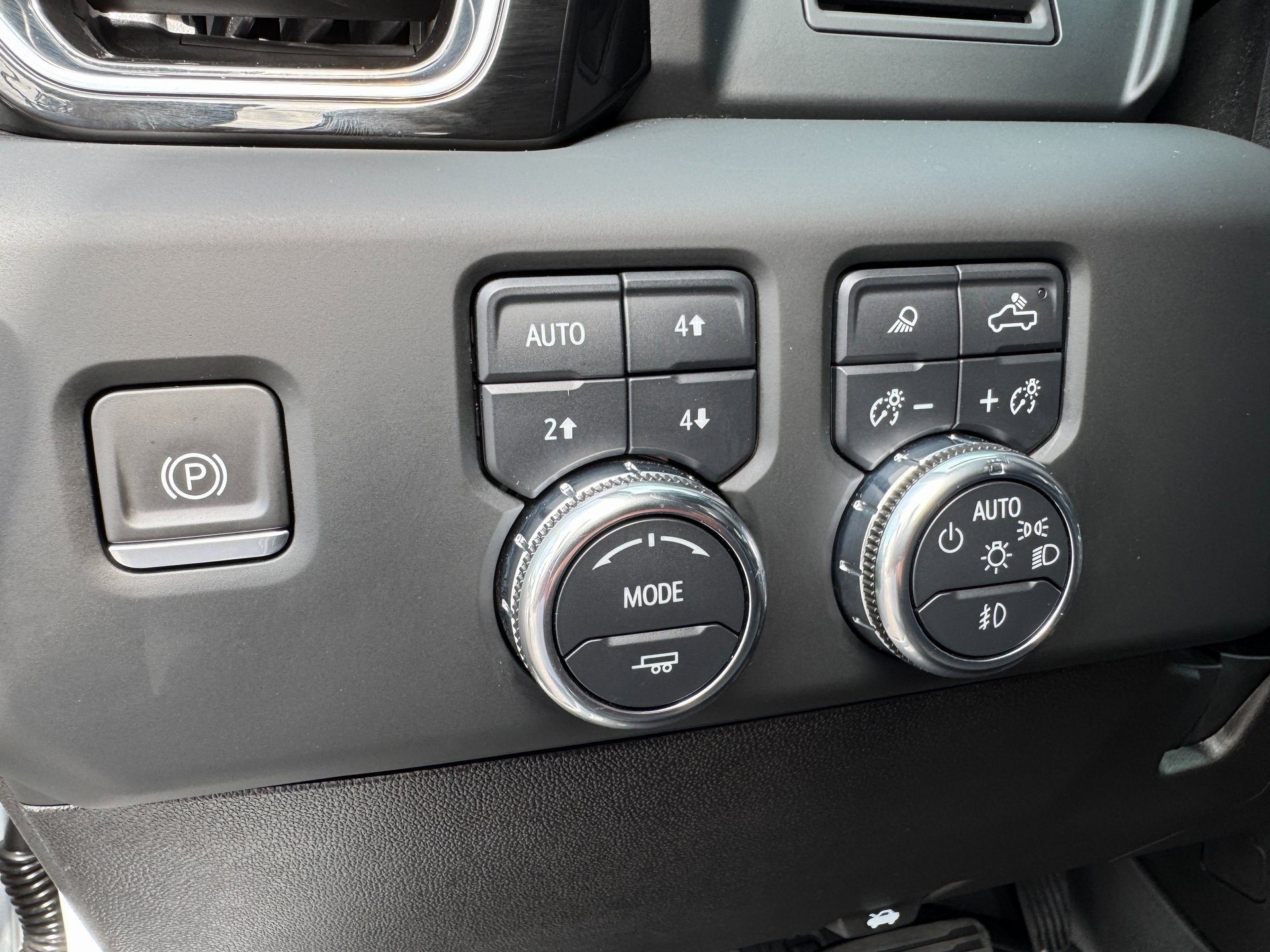 Used 2024 GMC Sierra 3500 Denali image 25