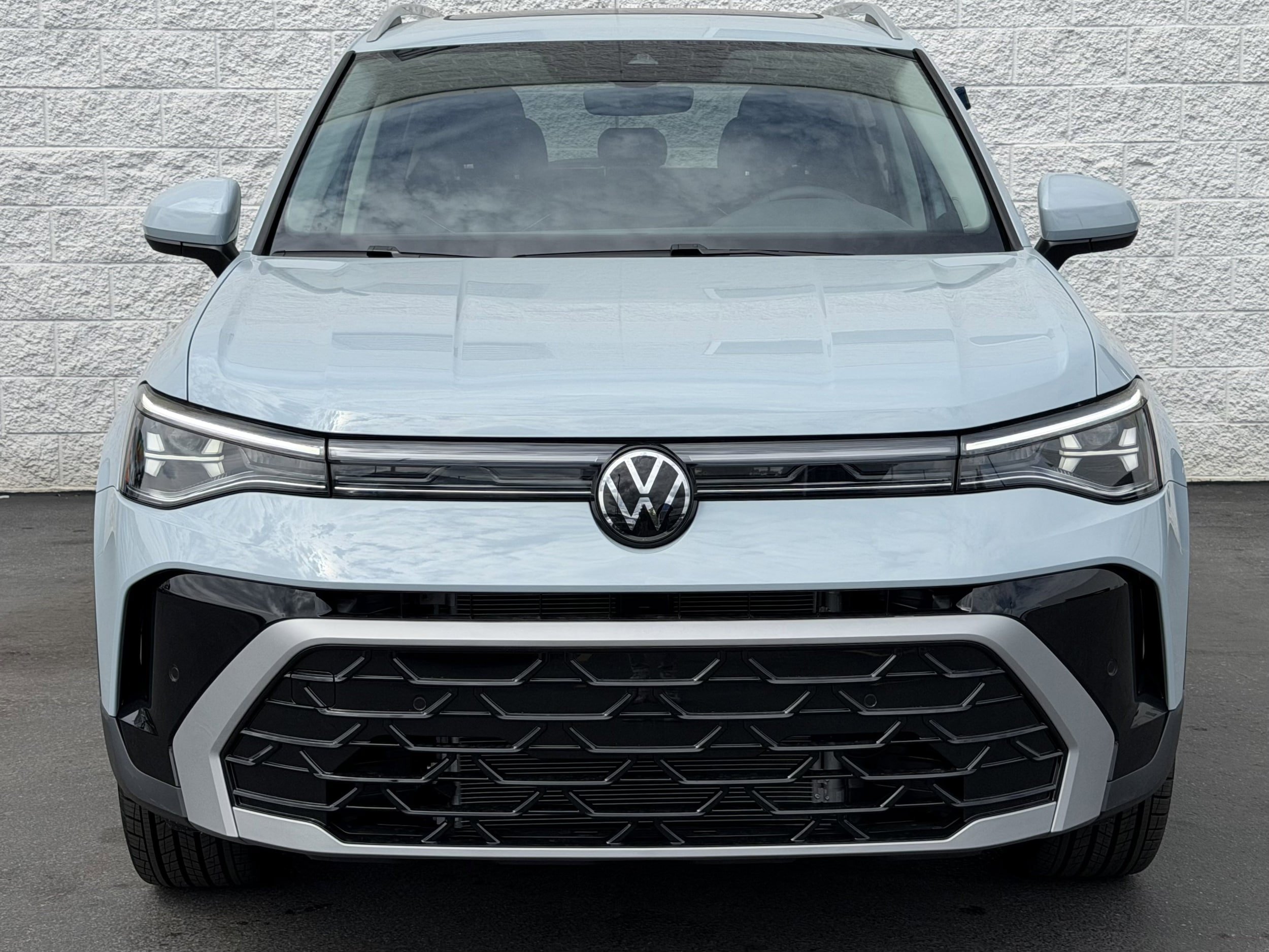 New 2026 Volkswagen Taos SEL AWD/4WD image 2