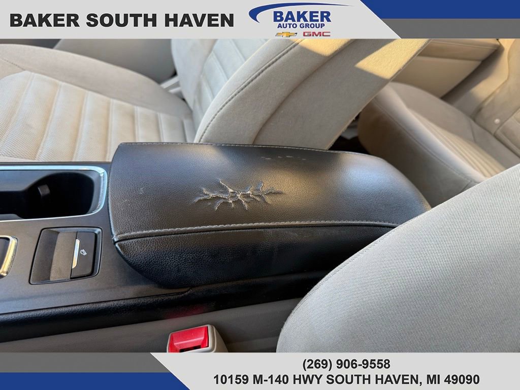 Used 2017 Ford Fusion SE image 25