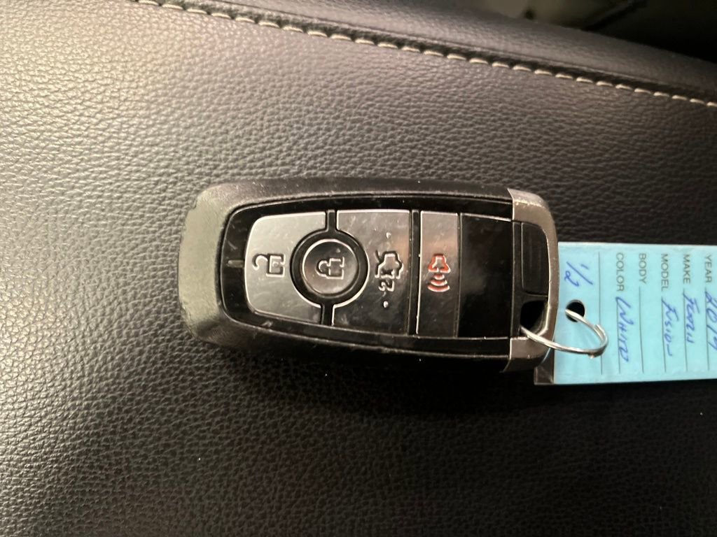 Used 2019 Ford Fusion SE image 32