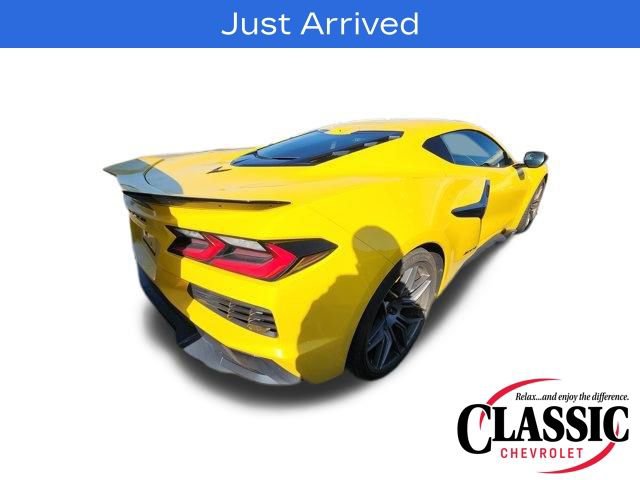 Used 2025 Chevrolet Corvette Z06 image 7