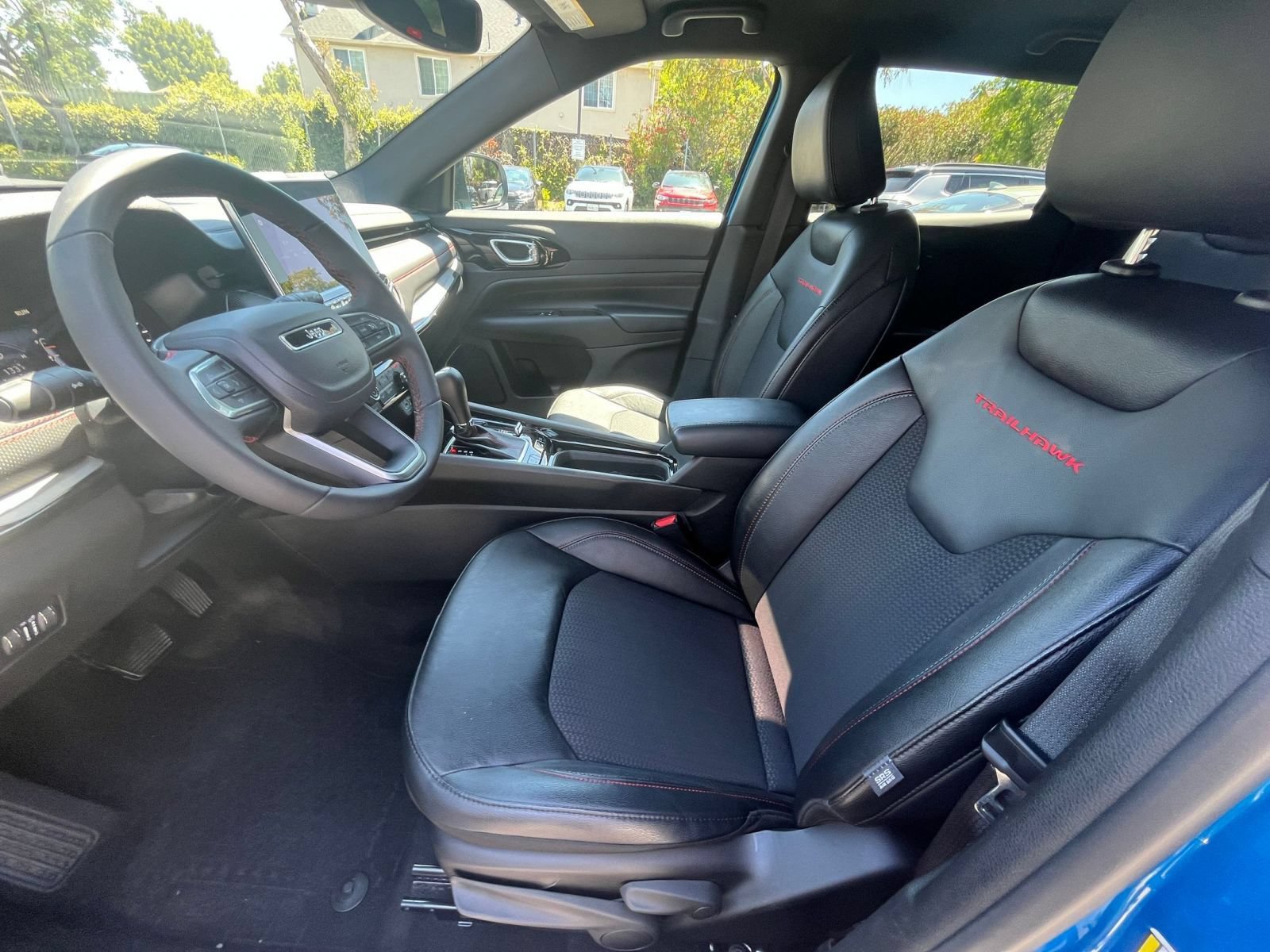 Used 2025 Jeep Compass Trailhawk AWD/4WD image 25