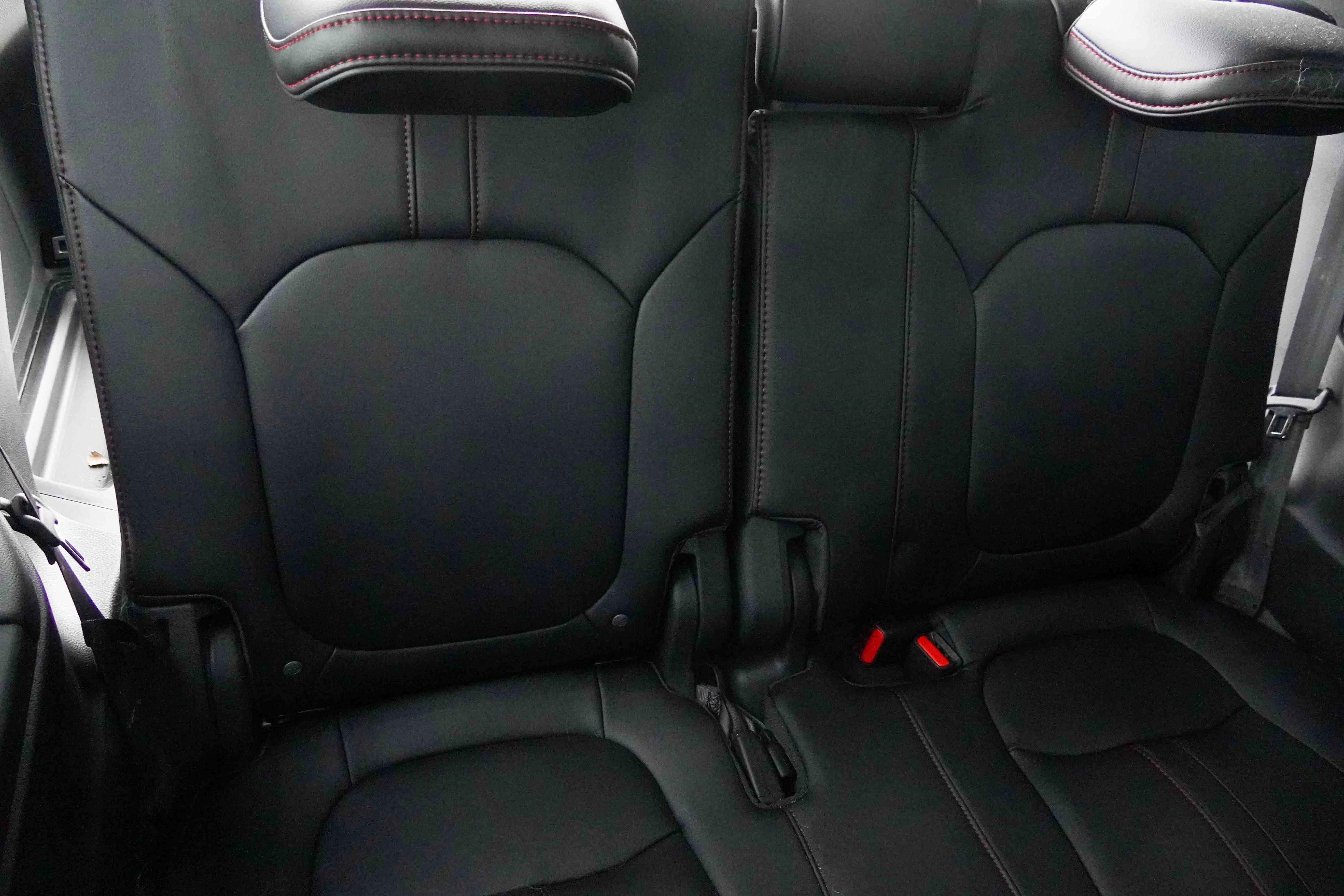 Used 2025 Honda Pilot Black Edition image 40